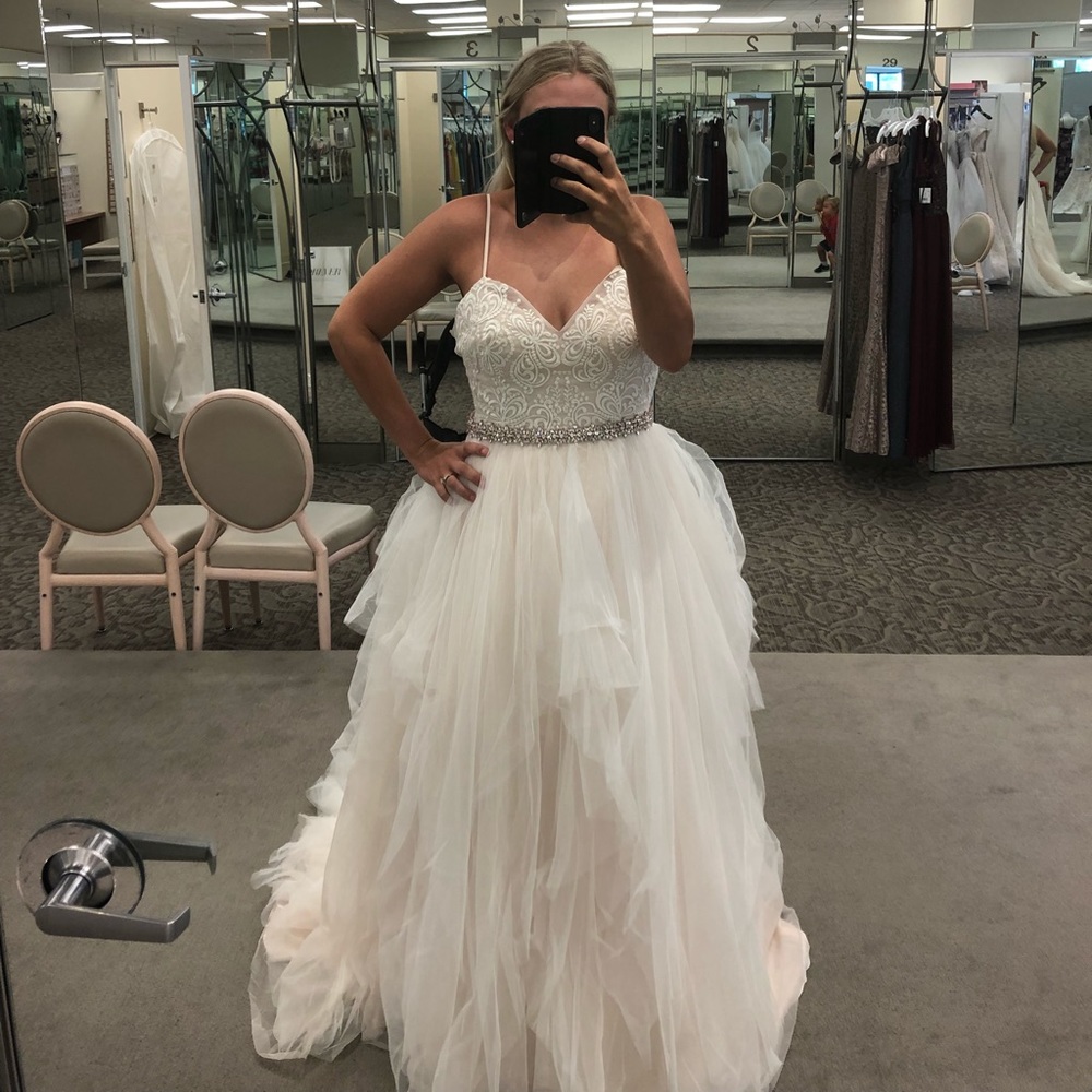 Gorgeous wedding dress